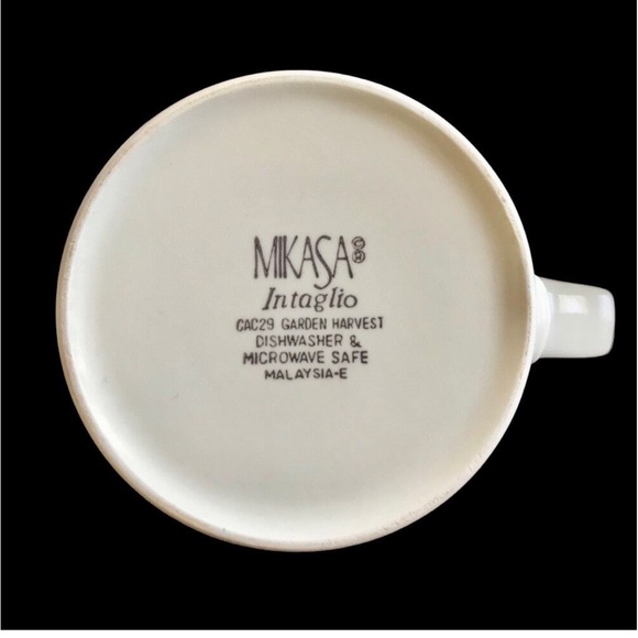 Mikasa Garden Harvest Intaglio Stoneware Tea Cup & Saucer Sets (10 sets). - Picture 7 of 8